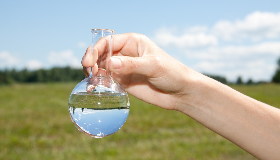 Qualidade da água tratada pela Caepa tem avaliação "Excelente" no Programa Interlaboratorial