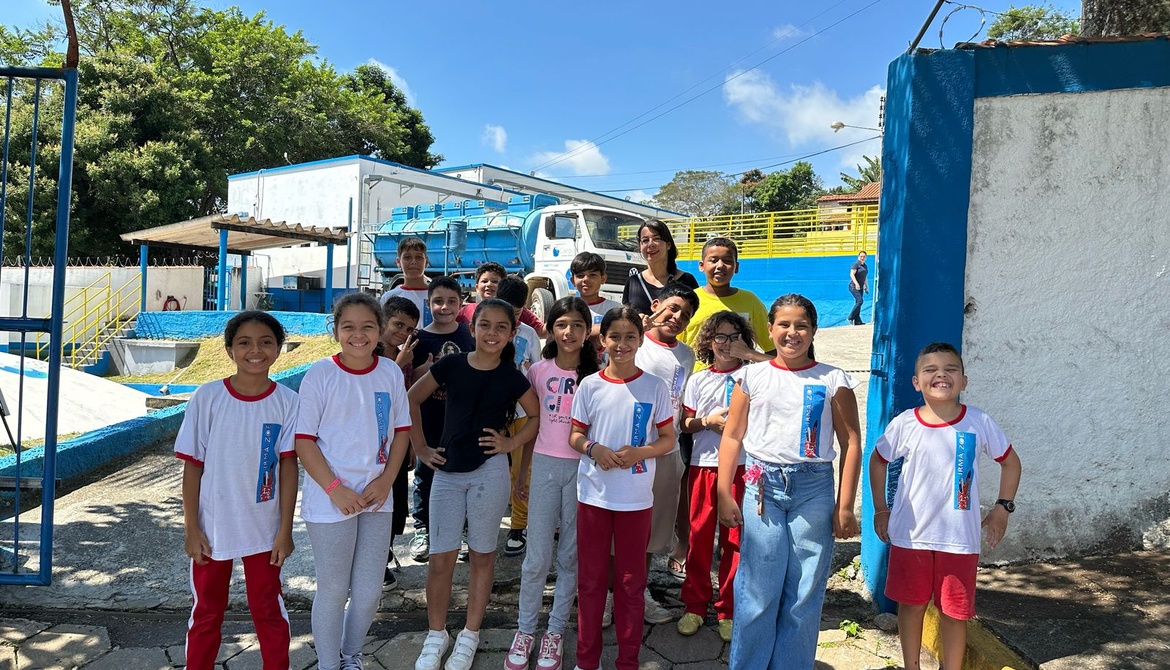 ALUNOS MERGULHAM NO UNIVERSO DO SANEAMENTO COM O PROGRAMA "HERDEIROS DO FUTURO"